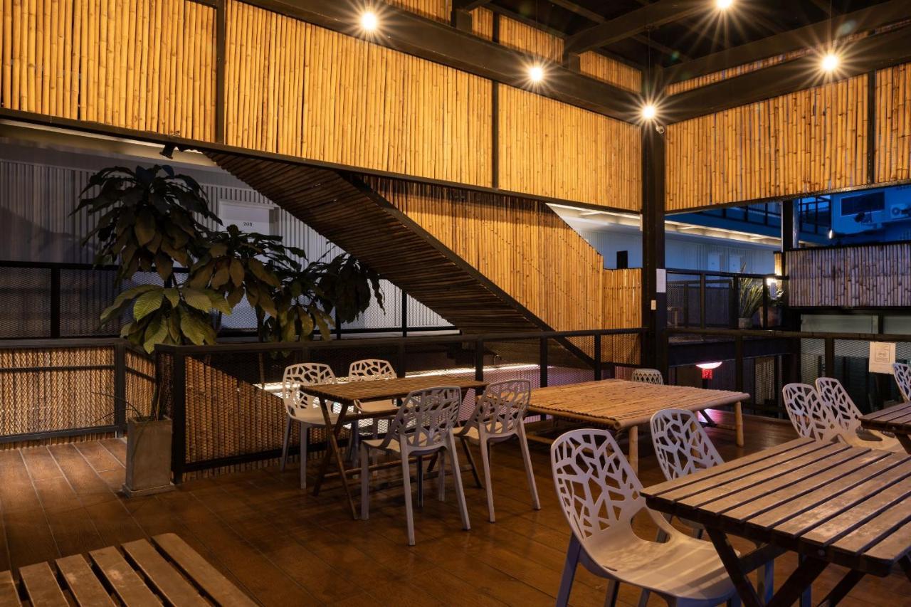 Готель Pakchong Center Poshtel Екстер'єр фото