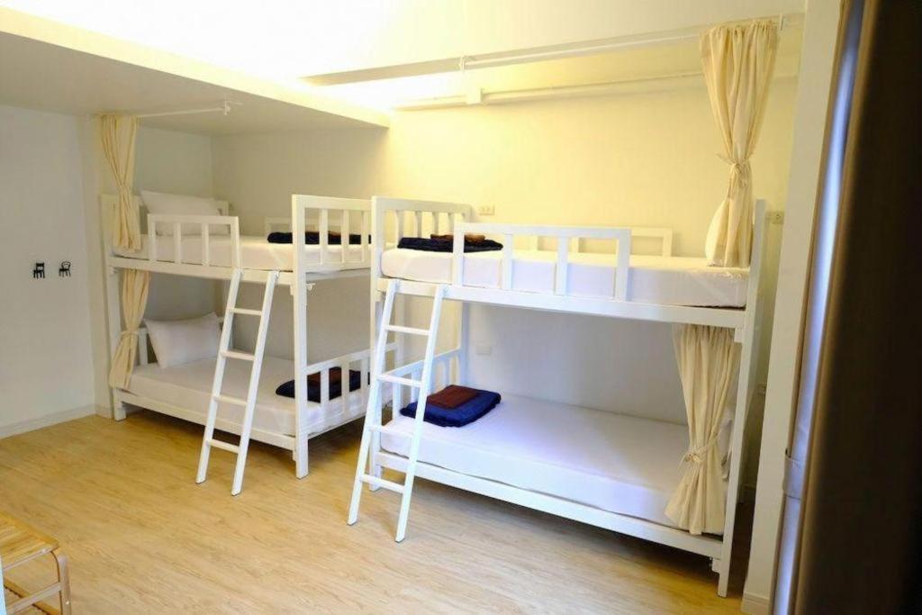 Готель Pakchong Center Poshtel Екстер'єр фото